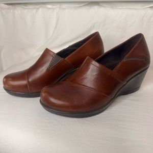 Dansko Rosaline Women's Brown Leather Wedge Clog Shoes
Sz 38/US 7